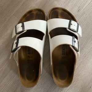 Gently used white leather Arizona Birkenstocks with white sole size 38